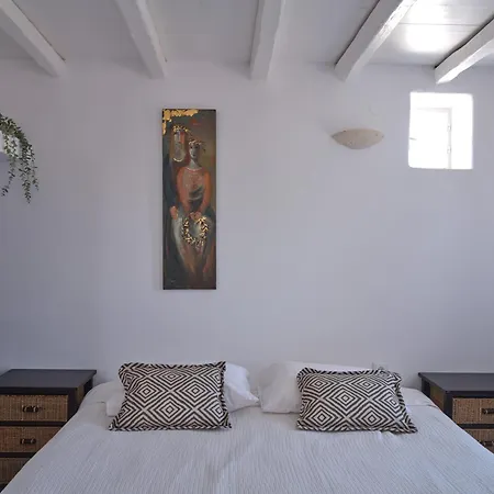 Sabia, Ambelas Páros