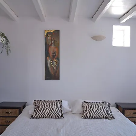 Sabia, Paros
